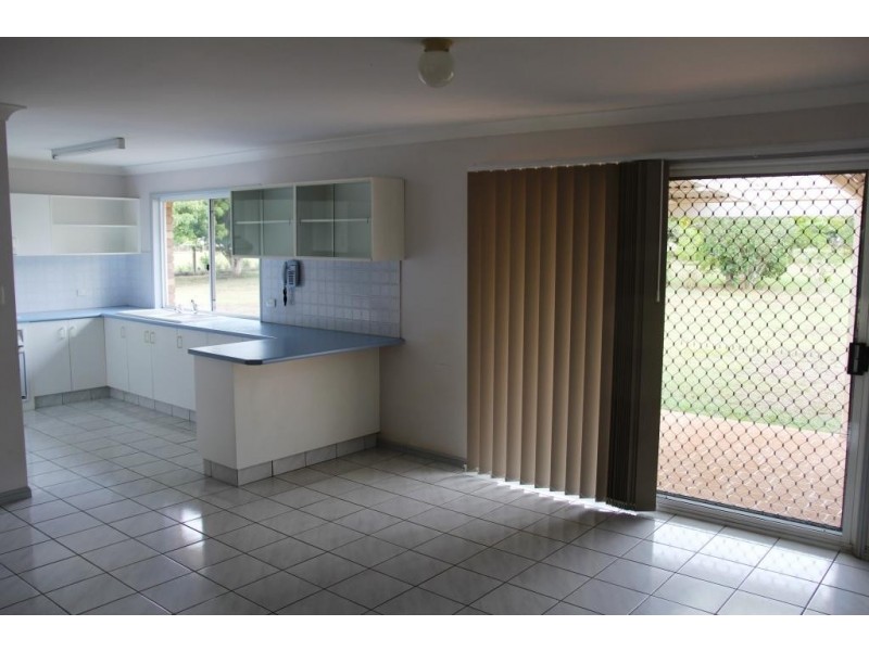 8 Redmans Road, Kingaroy QLD 4610