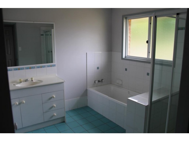 8 Redmans Road, Kingaroy QLD 4610