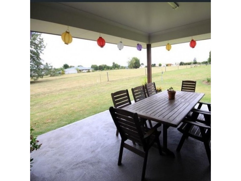 14 Redmans Rd, Kingaroy QLD 4610
