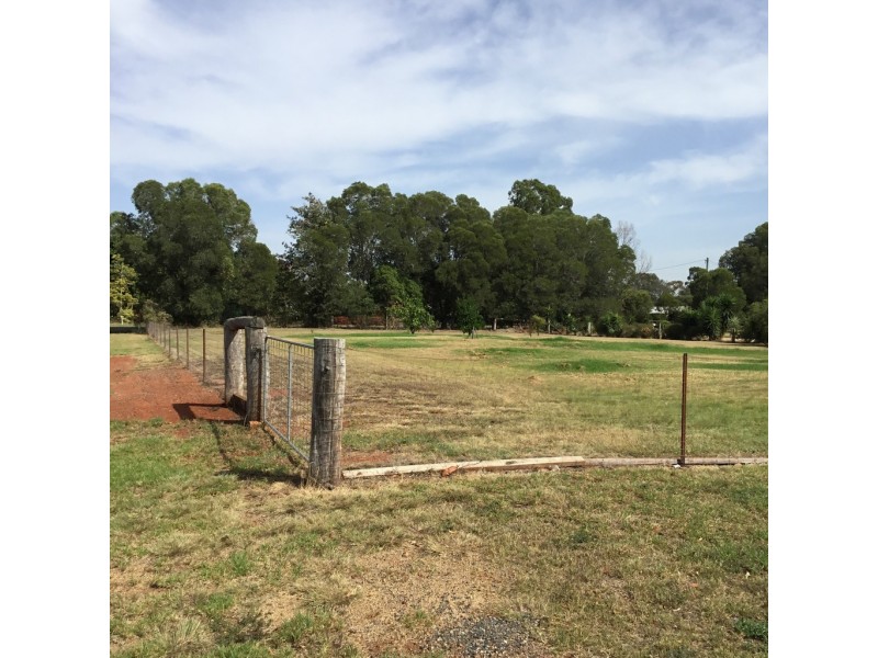 14 Redmans Rd, Kingaroy QLD 4610