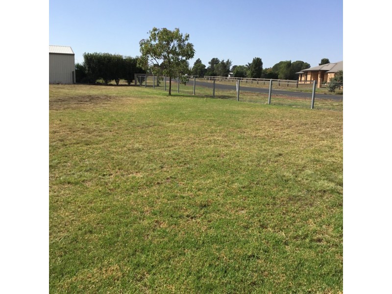 14 Redmans Rd, Kingaroy QLD 4610