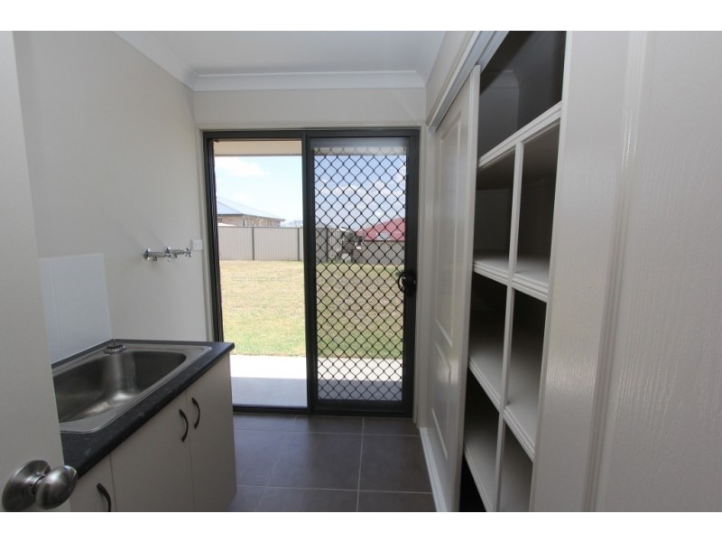 32 Bernard Cres, Kingaroy QLD 4610