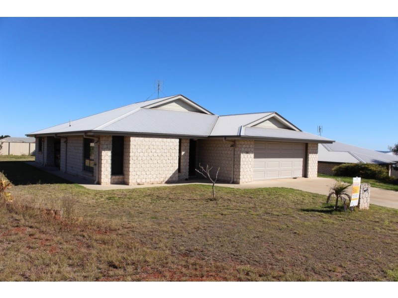 32 Bernard Cres, Kingaroy QLD 4610