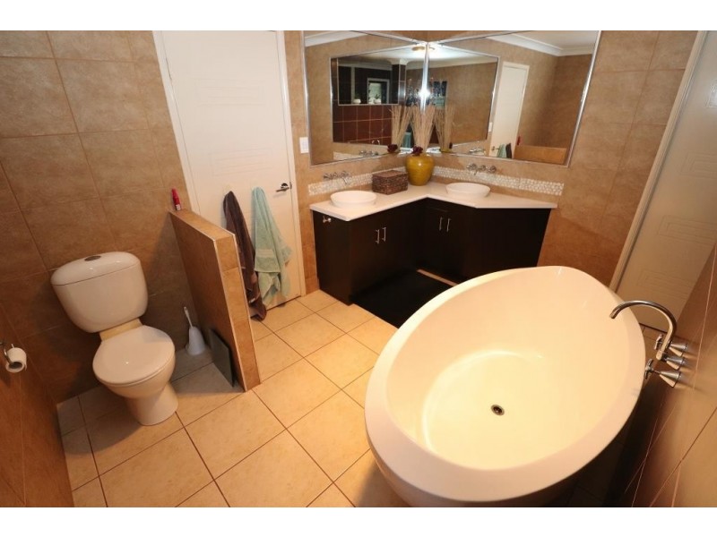 5 SILKY OAK DRIVE, Kingaroy QLD 4610