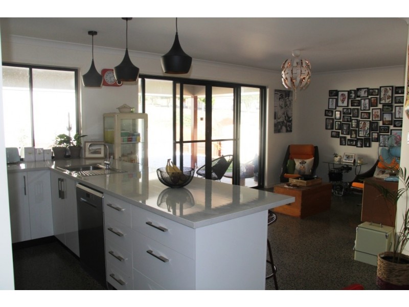 15 MOORE STREET, Kingaroy QLD 4610