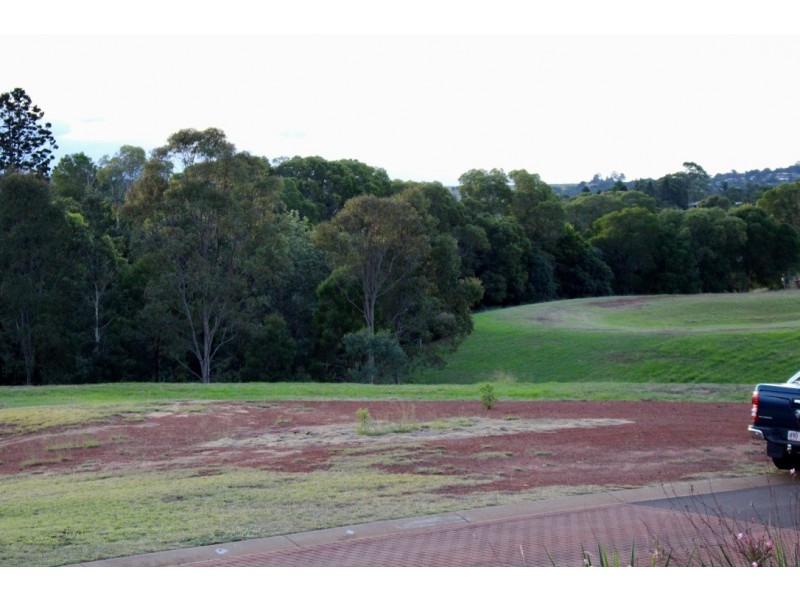 15 Bernard Cres, Kingaroy QLD 4610