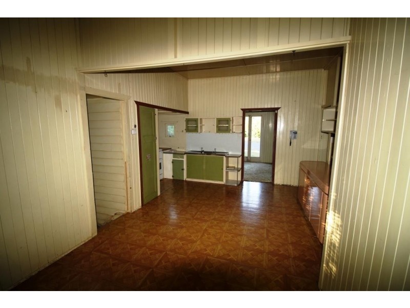 2 FITZROY STREET, Kingaroy QLD 4610