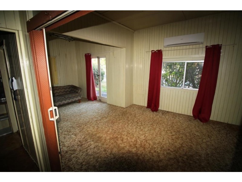 2 FITZROY STREET, Kingaroy QLD 4610