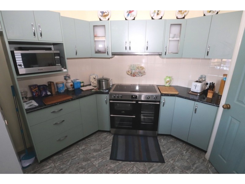 27 ADERMANN DRIVE, Kingaroy QLD 4610
