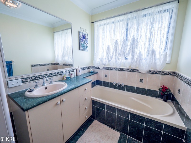27 ADERMANN DRIVE, Kingaroy QLD 4610