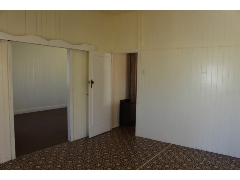 10 MOONYA STREET, Kingaroy QLD 4610