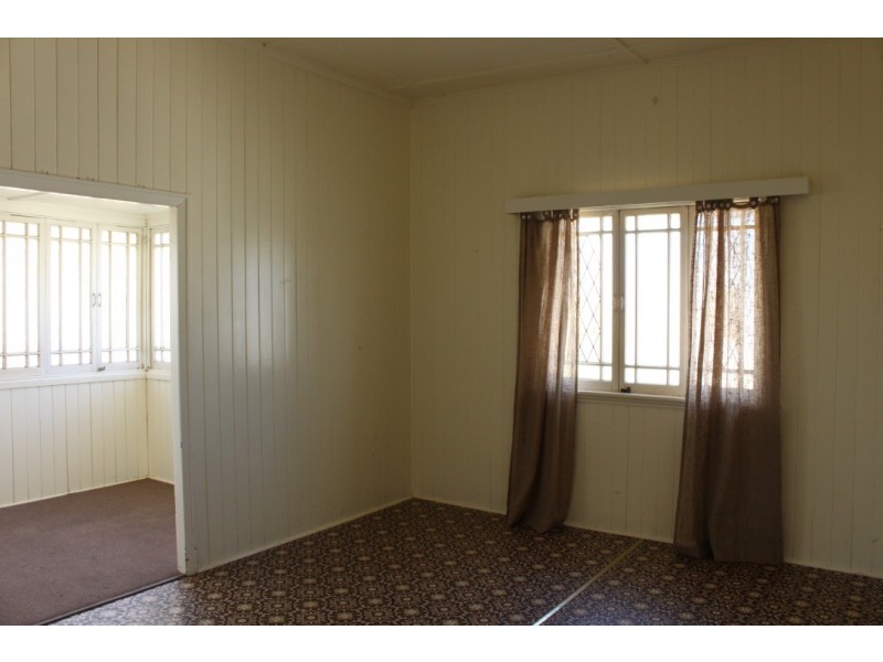 10 MOONYA STREET, Kingaroy QLD 4610