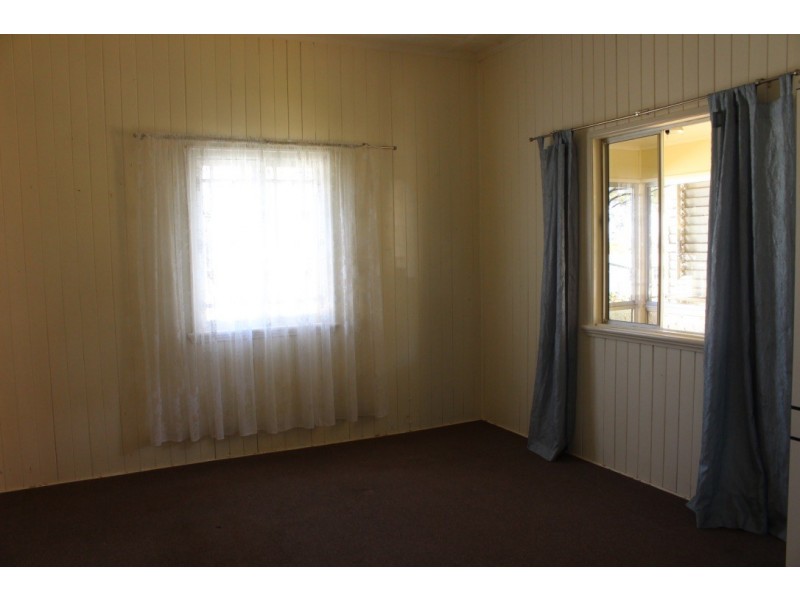 10 MOONYA STREET, Kingaroy QLD 4610