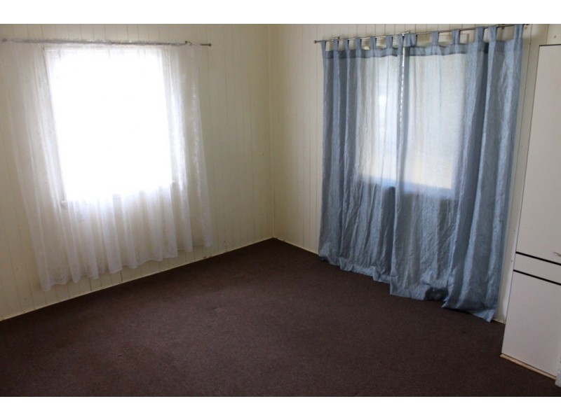 10 MOONYA STREET, Kingaroy QLD 4610