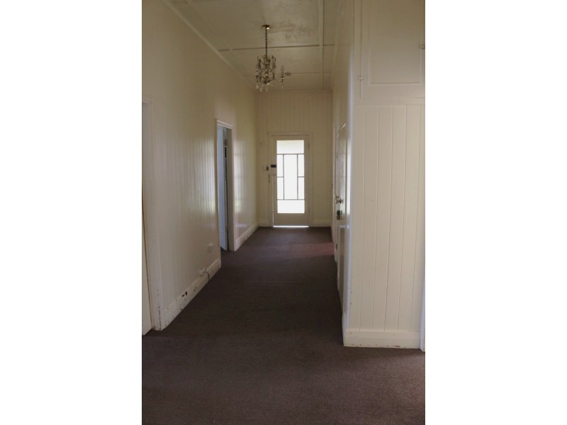 10 MOONYA STREET, Kingaroy QLD 4610