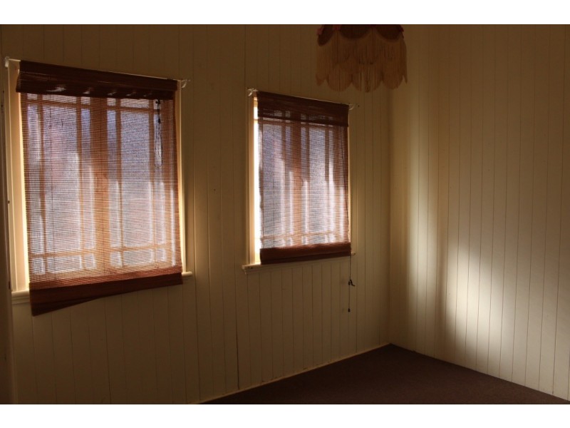 10 MOONYA STREET, Kingaroy QLD 4610