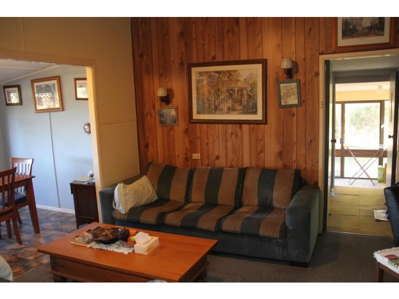 Wattle Camp QLD 4615