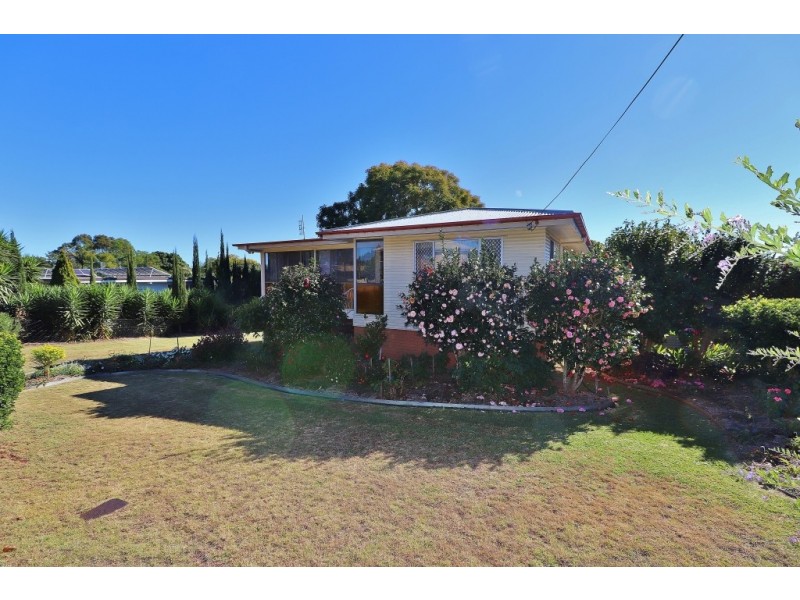 102 MOORE STREET, Kingaroy QLD 4610