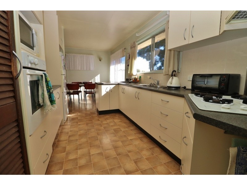 102 MOORE STREET, Kingaroy QLD 4610