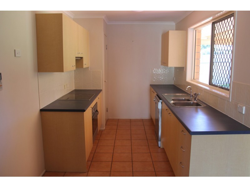 27 BOTTLEBRUSH STREET, Kingaroy QLD 4610