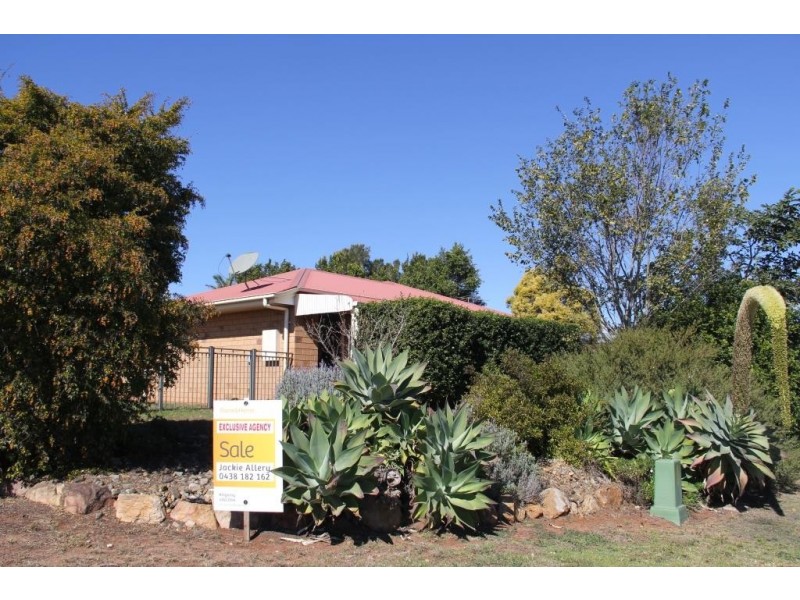 27 BOTTLEBRUSH STREET, Kingaroy QLD 4610