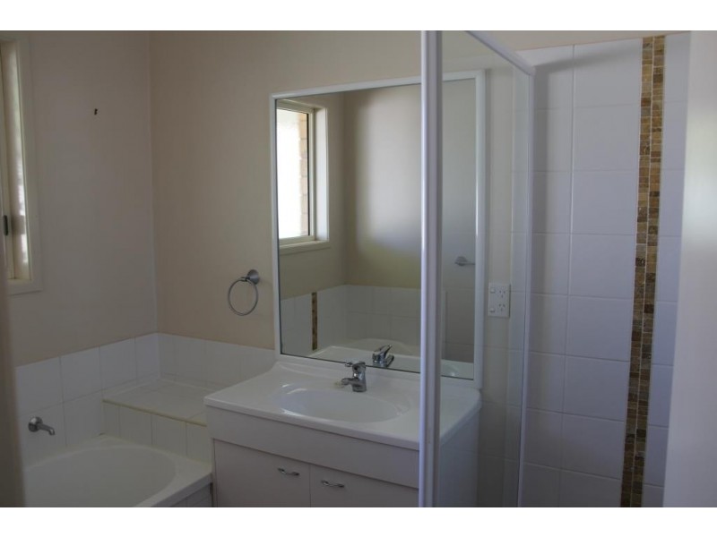 27 BOTTLEBRUSH STREET, Kingaroy QLD 4610