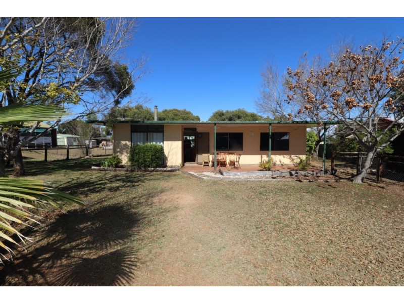 15 ROBERTA STREET, Kingaroy QLD 4610