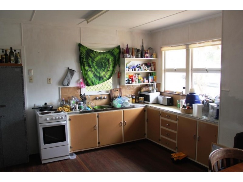 25 MOONYA STREET, Kingaroy QLD 4610