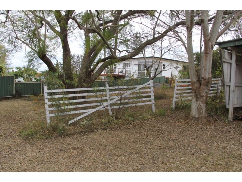 25 MOONYA STREET, Kingaroy QLD 4610