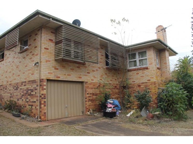25 MOONYA STREET, Kingaroy QLD 4610