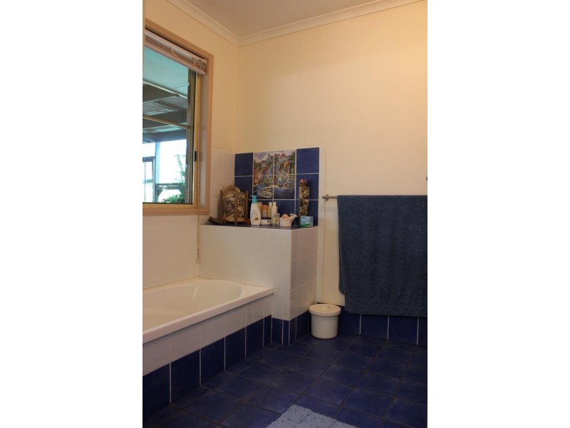 9 Tidar Crt, Kingaroy QLD 4610