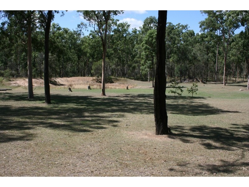 75 Izzard, Nanango QLD 4615
