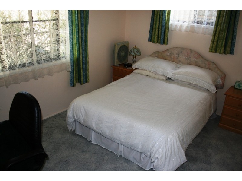 75 Izzard, Nanango QLD 4615