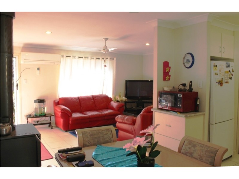 10 Dalkeith Street, Nanango QLD 4615