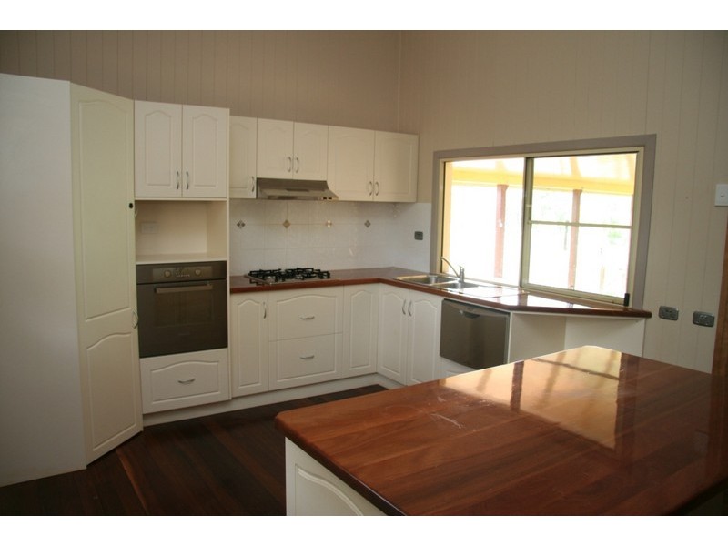 2 ANDREW STREET, Coolabunia QLD 4610