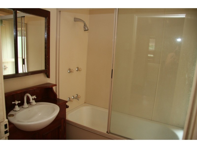 2 ANDREW STREET, Coolabunia QLD 4610