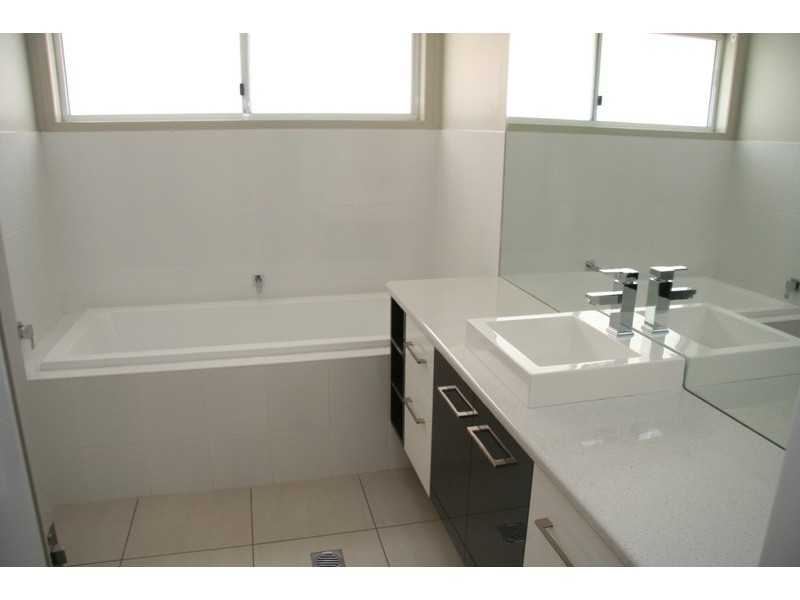 10 Allan Place, Kingaroy QLD 4610