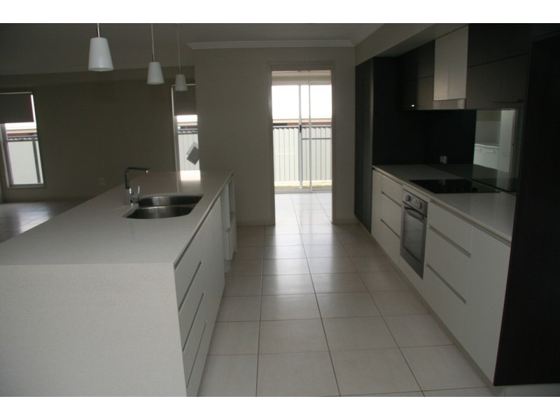 10 Allan Place, Kingaroy QLD 4610