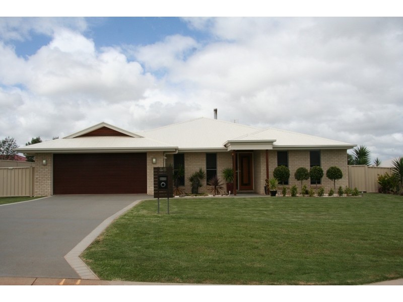 28 Bernard Cresent, Kingaroy QLD 4610