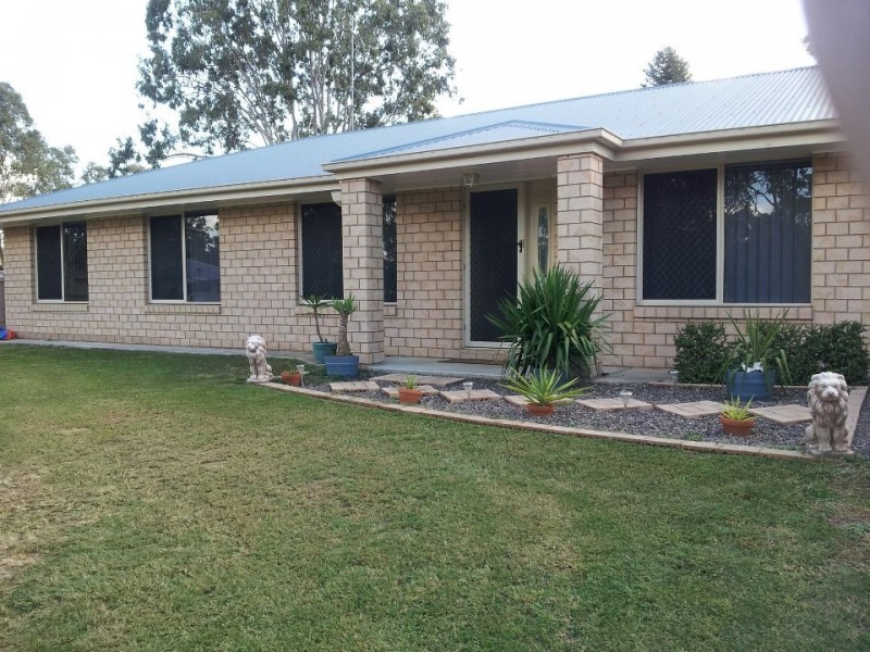 107 Gipps, Nanango QLD 4615