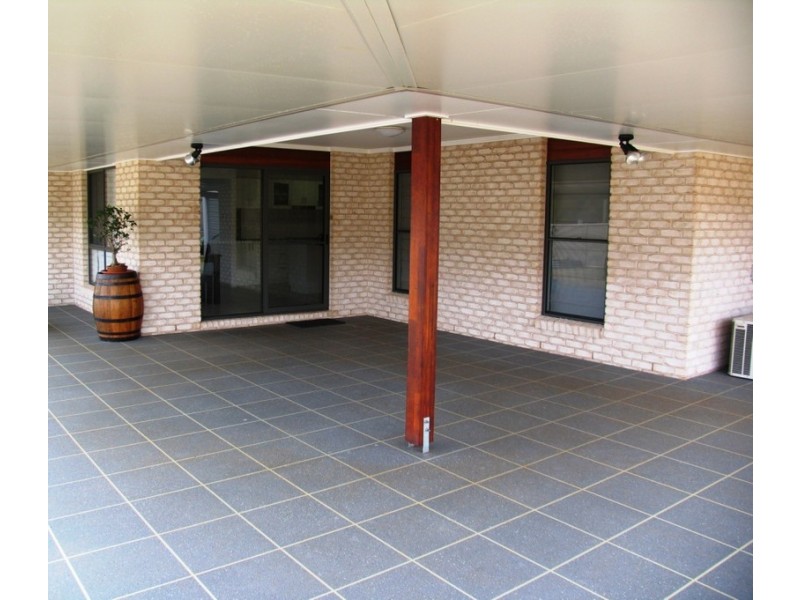 4 Bridgeman Parade, Kingaroy QLD 4610
