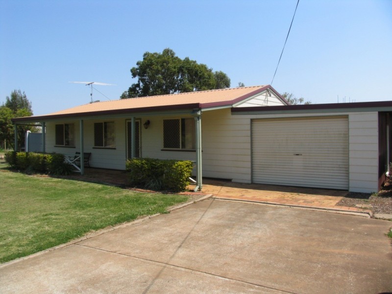 17 Keith Shaw Drive, Kingaroy QLD 4610