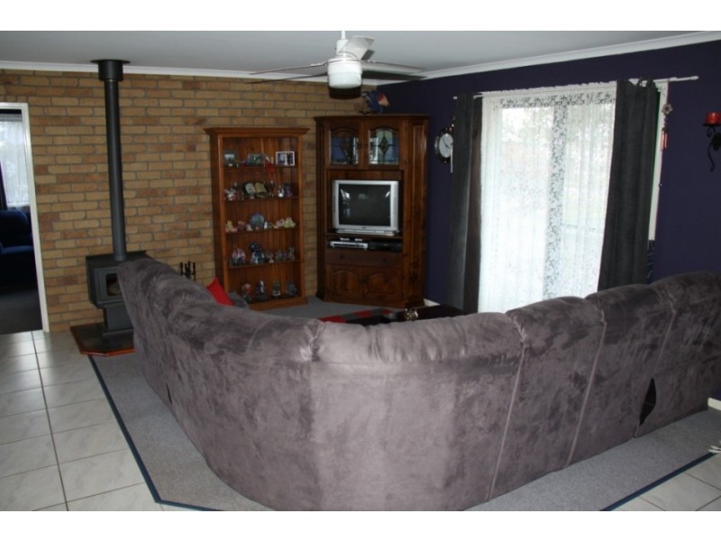 2 Nevin Crt, Kingaroy QLD 4610