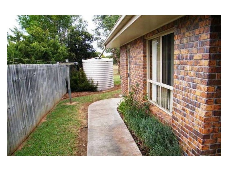 2 ROSEDALE STREET, Kingaroy QLD 4610