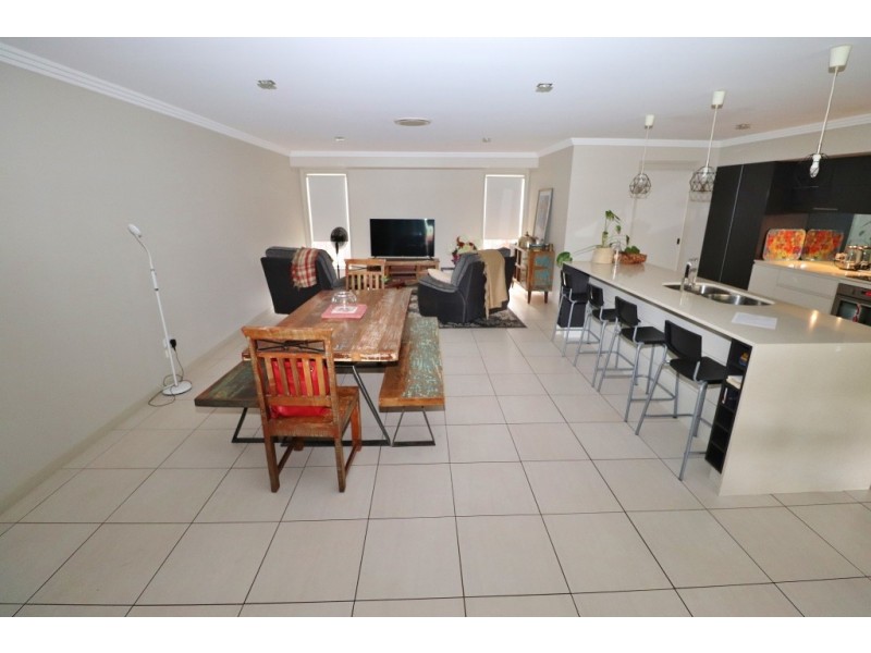 10 Allan Place, Kingaroy QLD 4610