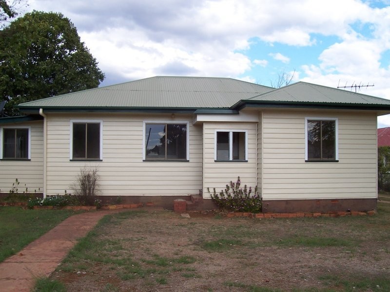 44 Youngman Street, Kingaroy QLD 4610