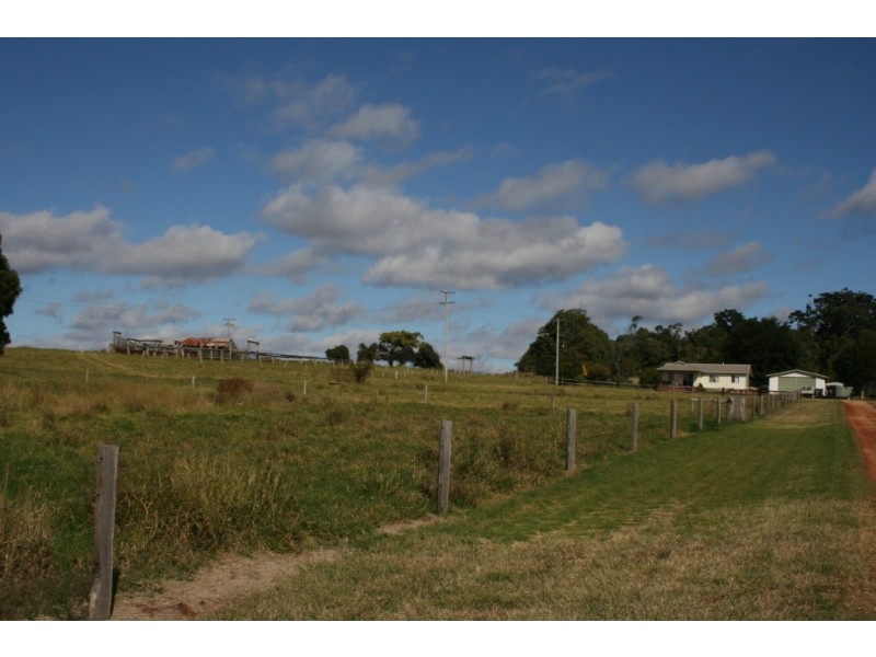 Wattle Grove QLD 4610