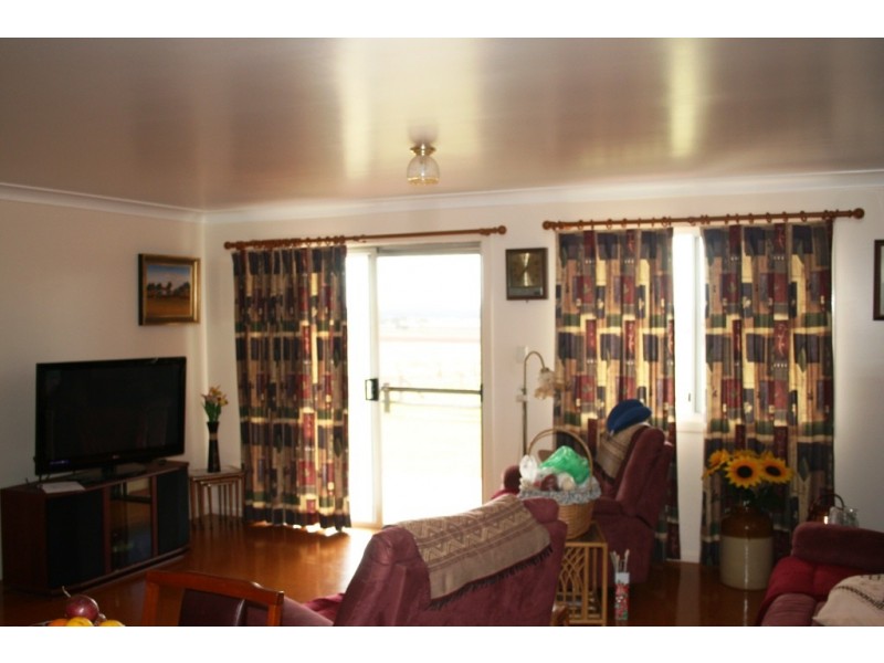 Wattle Grove QLD 4610