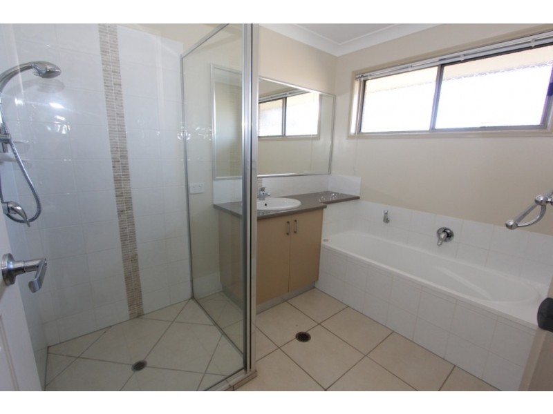 40 Rosella Pde, Kingaroy QLD 4610