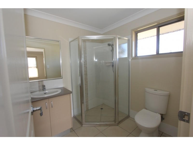 40 Rosella Pde, Kingaroy QLD 4610